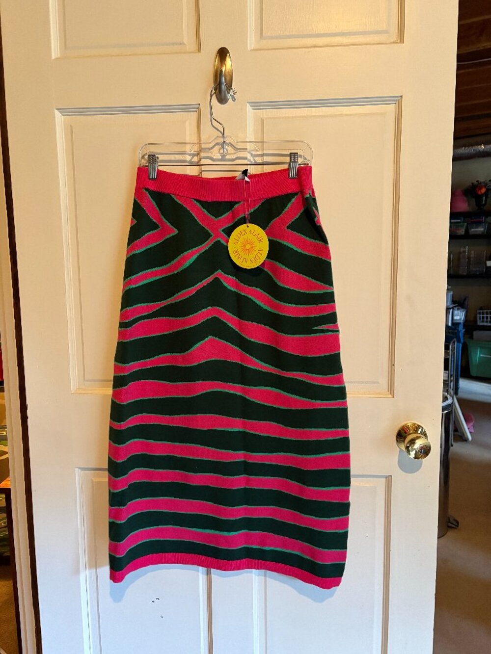 NWT Alden Adair Vivian skirt in Ziggy Palm pink SIze M